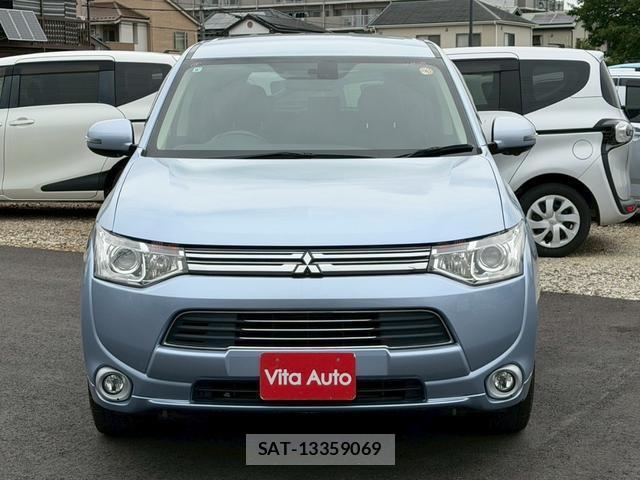 Mitsubishi OUTLANDER PHEV 2013-08 8223403-11