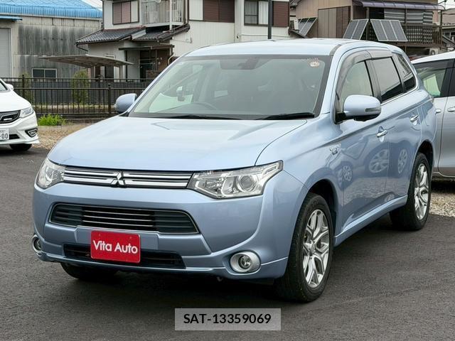 Mitsubishi OUTLANDER PHEV 2013-08 8223403-15