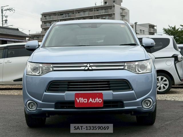 Mitsubishi OUTLANDER PHEV 2013-08 8223403-17