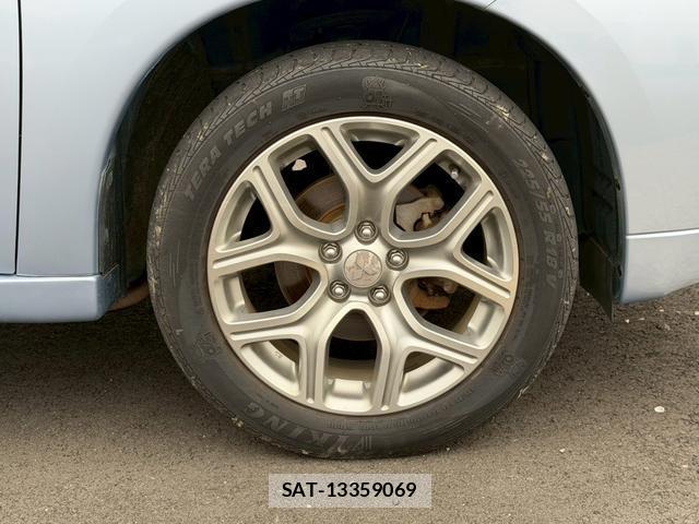 Mitsubishi OUTLANDER PHEV 2013-08 8223403-5