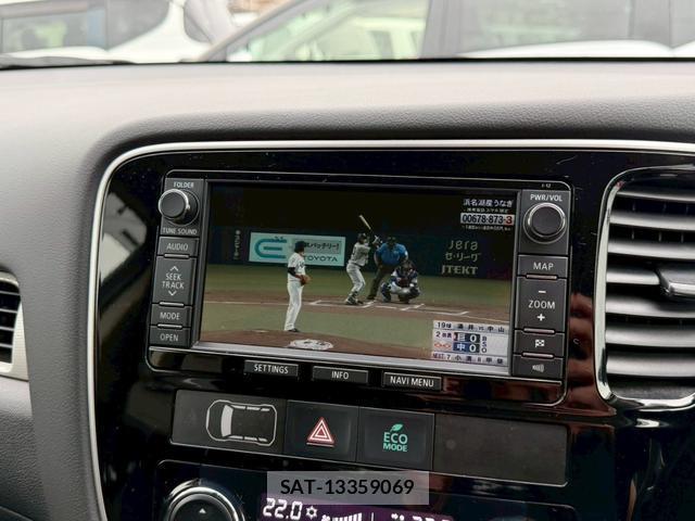 Mitsubishi OUTLANDER PHEV 2013-08 8223403-8
