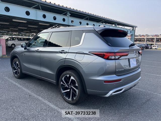 Mitsubishi OUTLANDER PHEV 2022-07 8224088-1