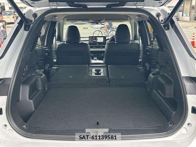 Mitsubishi OUTLANDER 2025-03 8218203-12