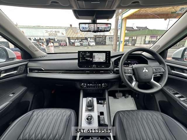 Mitsubishi OUTLANDER 2025-03 8218203-2