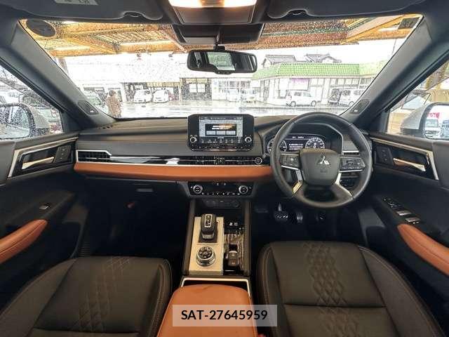 Mitsubishi OUTLANDER 2023-12 8218253-2