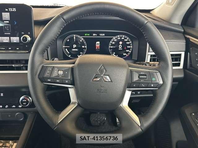 Mitsubishi OUTLANDER 2023-05 8218266-3