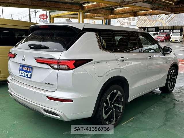 Mitsubishi OUTLANDER 2023-05 8218266-4