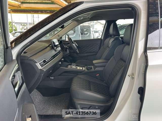 Mitsubishi OUTLANDER 2023-05 8218266-8