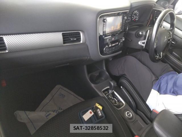 Mitsubishi OUTLANDER 2015-07 8221425-2