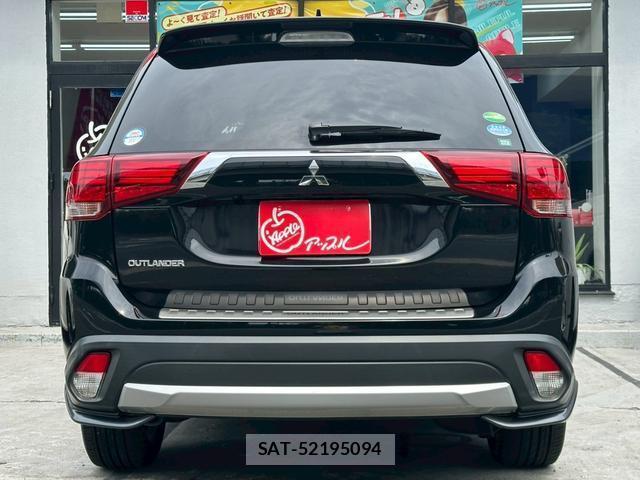 Mitsubishi OUTLANDER 2016-03 8222948-11