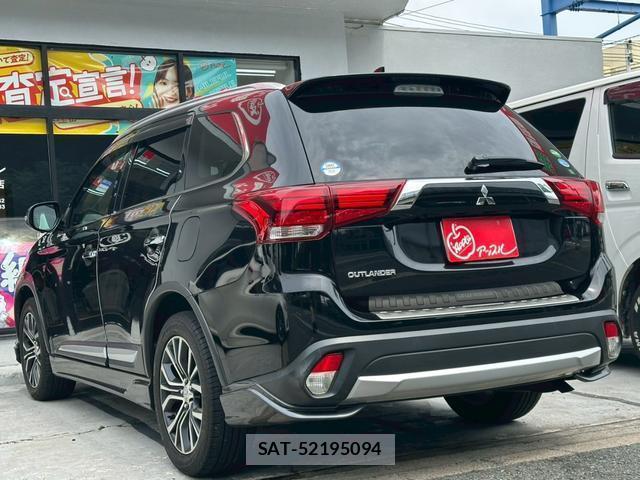 Mitsubishi OUTLANDER 2016-03 8222948-12