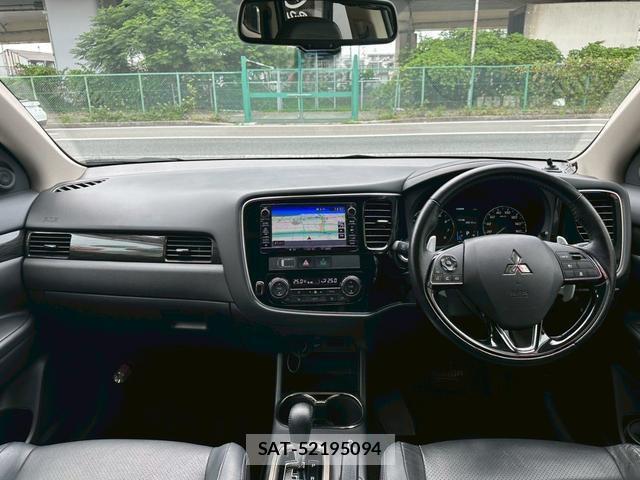 Mitsubishi OUTLANDER 2016-03 8222948-13