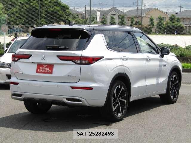 Mitsubishi OUTLANDER 2022-07 8224717-1