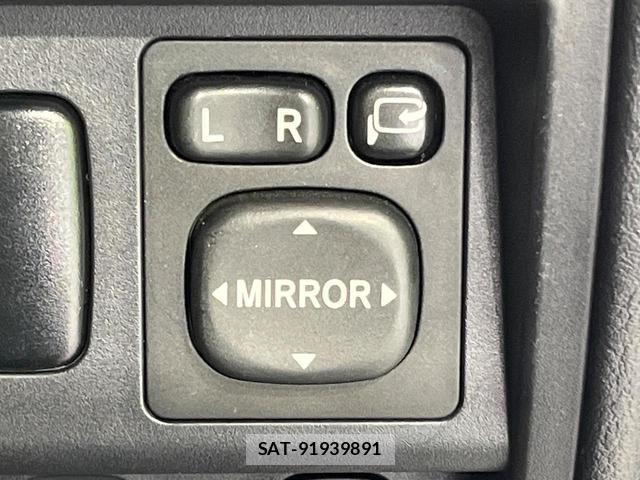 Mitsubishi PAJERO MINI 2012-10 8220892-4
