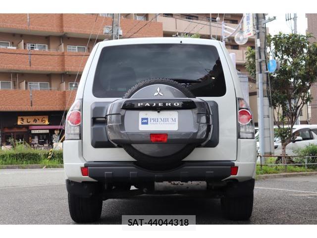 Mitsubishi PAJERO 2015-09 8222490-1