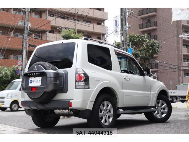 Mitsubishi PAJERO 2015-09 8222490-10