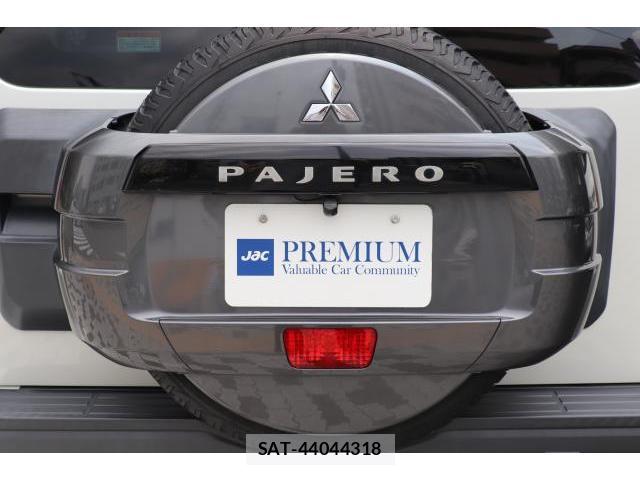 Mitsubishi PAJERO 2015-09 8222490-18