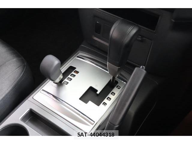 Mitsubishi PAJERO 2015-09 8222490-19