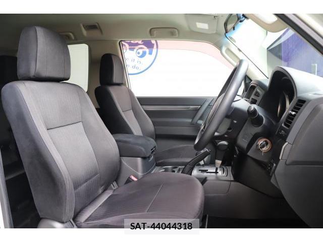 Mitsubishi PAJERO 2015-09 8222490-5