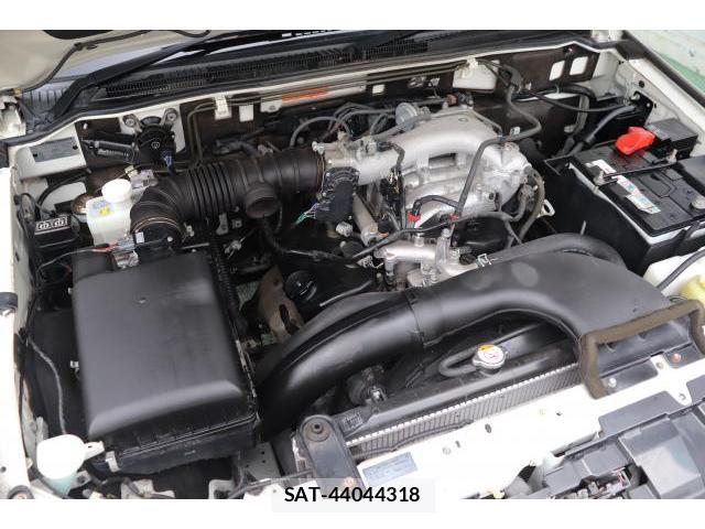 Mitsubishi PAJERO 2015-09 8222490-7