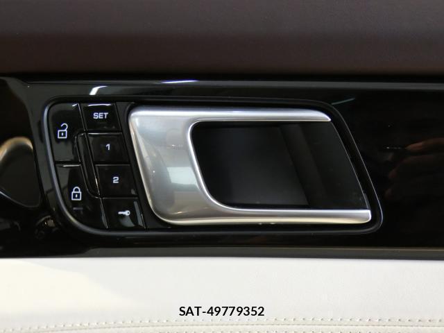 Porsche PANAMERA 2021-06 8220080-16