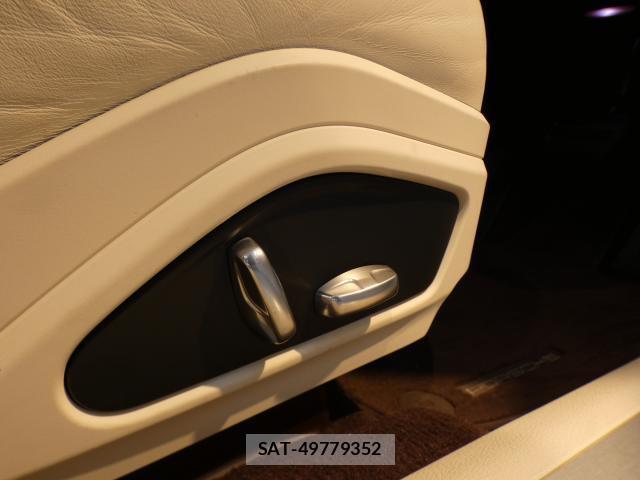 Porsche PANAMERA 2021-06 8220080-17