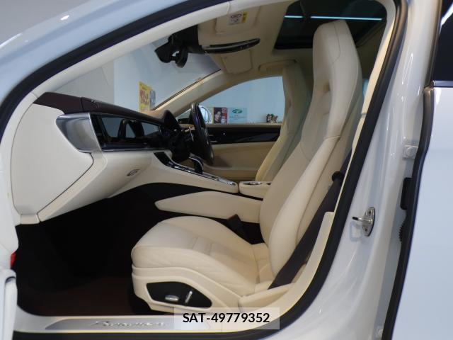 Porsche PANAMERA 2021-06 8220080-19
