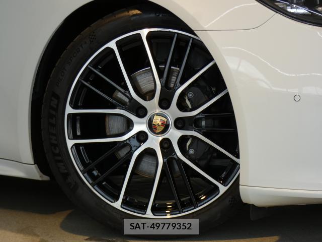 Porsche PANAMERA 2021-06 8220080-5