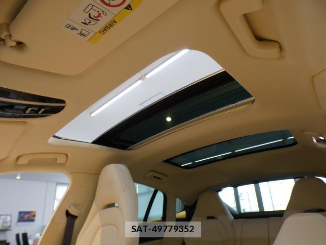 Porsche PANAMERA 2021-06 8220080-6