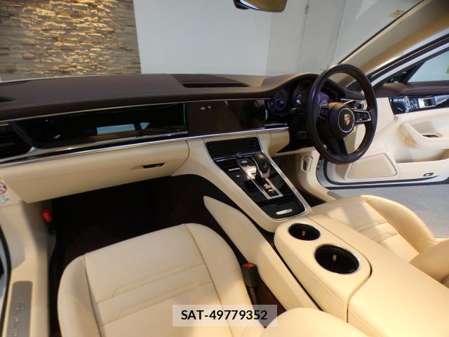 Porsche PANAMERA 2021-06 8220080-7