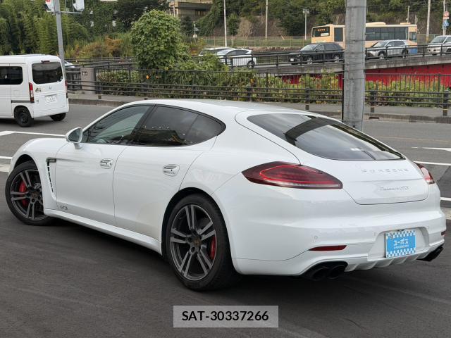 Porsche PANAMERA 2015-01 8220919-2