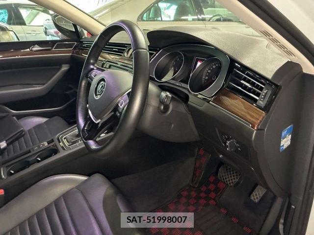 VolksWagen PASSAT VARIANT 2016-03 8223134-5