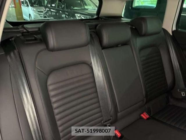 VolksWagen PASSAT VARIANT 2016-03 8223134-6
