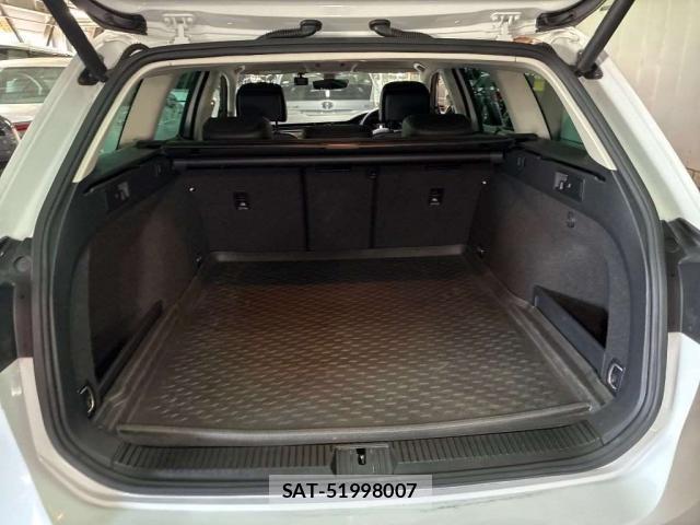 VolksWagen PASSAT VARIANT 2016-03 8223134-9