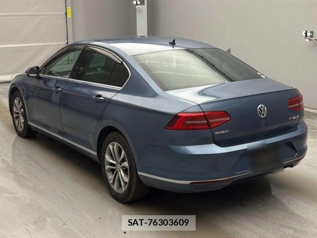 VolksWagen PASSAT 2015-12 8219048-1