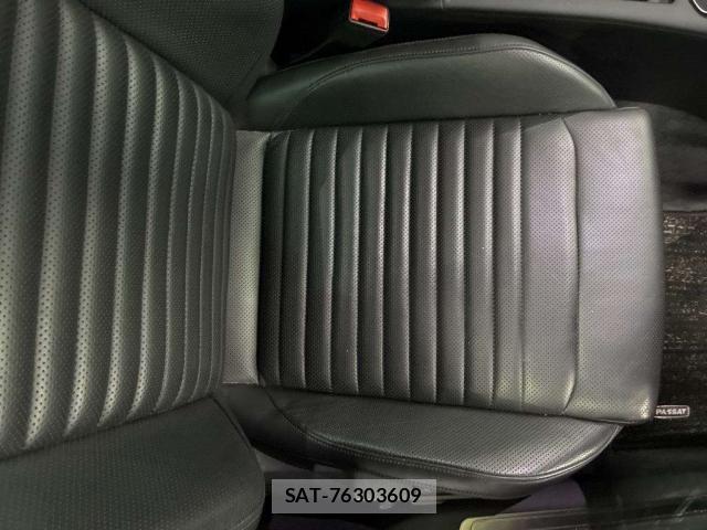 VolksWagen PASSAT 2015-12 8219048-5
