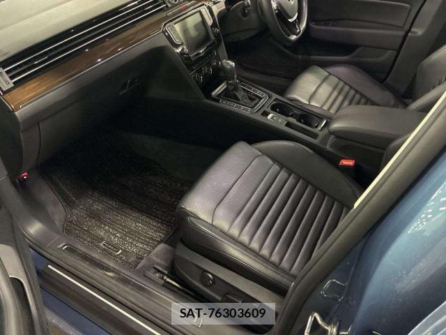 VolksWagen PASSAT 2015-12 8219048-6