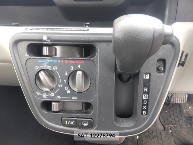 Toyota PASSO 2021-07 8216641-11