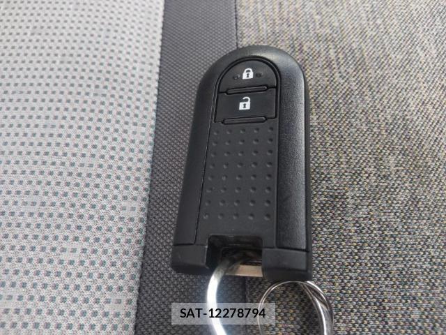 Toyota PASSO 2021-07 8216641-14