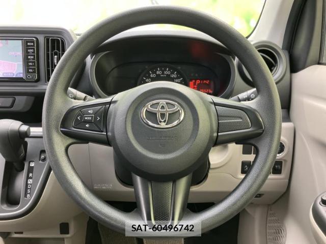 Toyota PASSO 2016-11 8217205-14