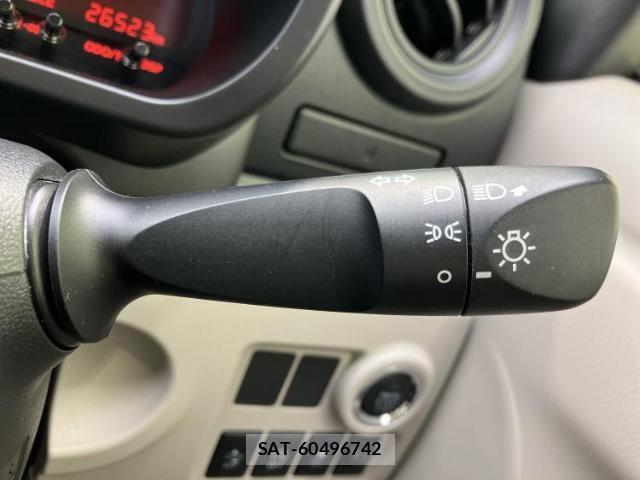 Toyota PASSO 2016-11 8217205-15