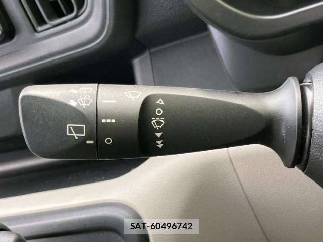 Toyota PASSO 2016-11 8217205-16