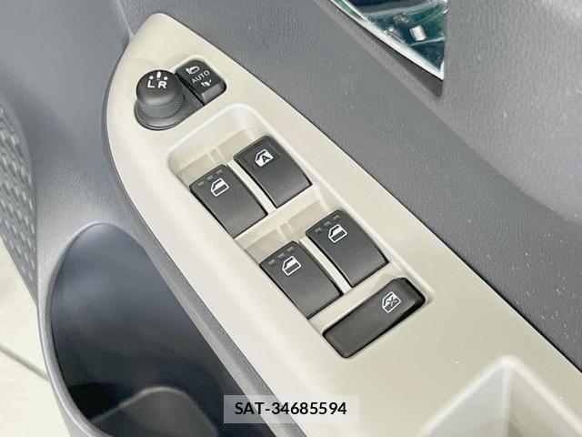 Toyota PASSO 2017-02 8221065-6