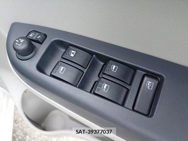 Toyota PASSO 2019-07 8225033-13