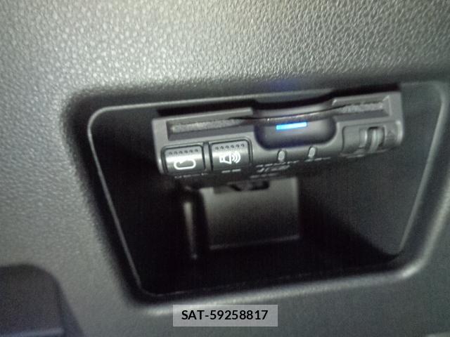 Toyota Pixis Mega 2019-09 8223901-10