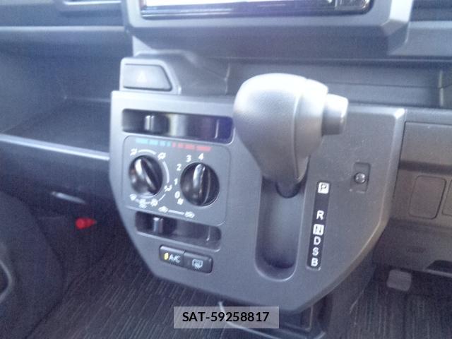 Toyota Pixis Mega 2019-09 8223901-14