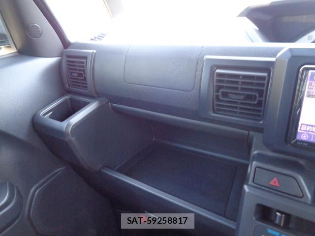 Toyota Pixis Mega 2019-09 8223901-15
