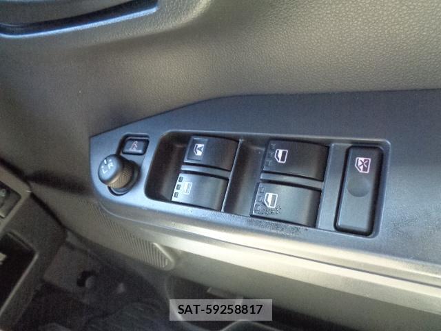 Toyota Pixis Mega 2019-09 8223901-19