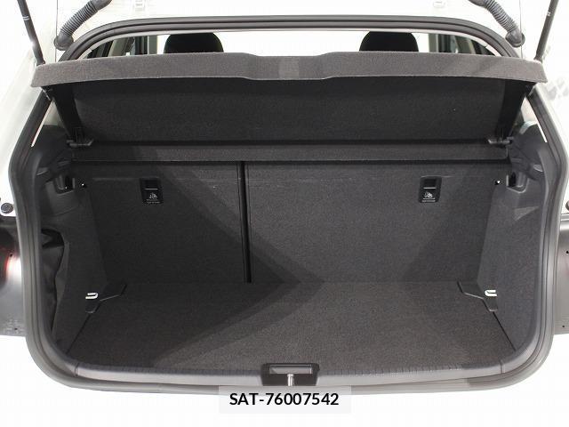 VolksWagen POLO 2025-07 8216376-4