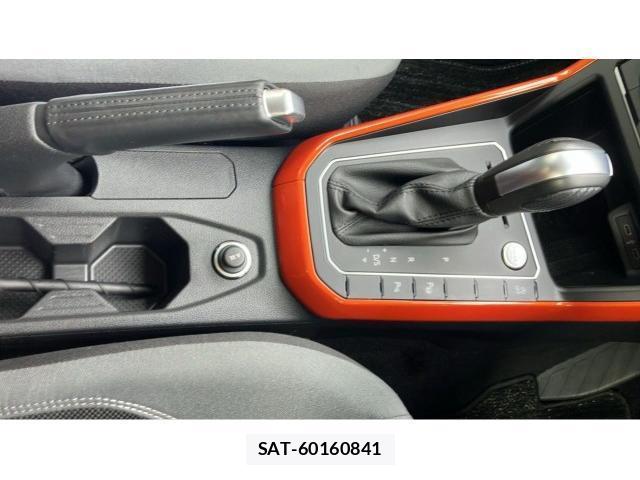 VolksWagen POLO 2021-11 8218884-14
